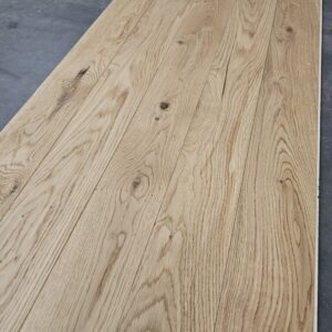 Podłoga dębowa lakierowana faza szczotka 10x110x1190 (92 m2)