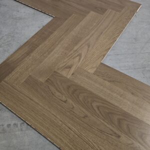 Jodełka dębowa klasyczna 11x70x490 lakier ambra (78 m2)