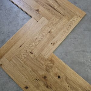 Parkiet dębowy fazowany lakierowany 11x68x470 (200 m2)