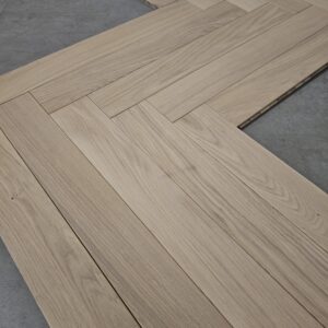 Jodełka dębowa 11x70x490 faza lakier efekt surowego drewna (62 m2)